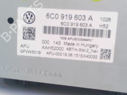 Used Radio Radio VW POLO V (6R1, 6C1) 1.4 TDI (90 hp) 33895656 33895656