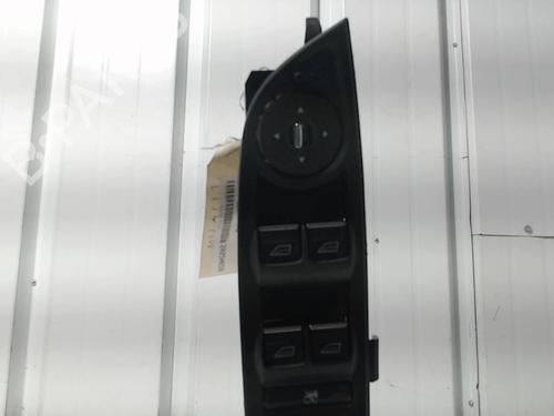 Used Left front window switch Left front window switch FORD FOCUS III 1.6 TDCi (115 hp) 30751481 30751481