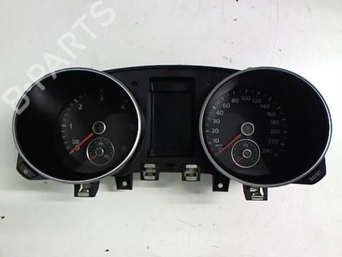 Used Instrument cluster VW GOLF VI (5K1) 1.6 TDI (105 hp) 25635578