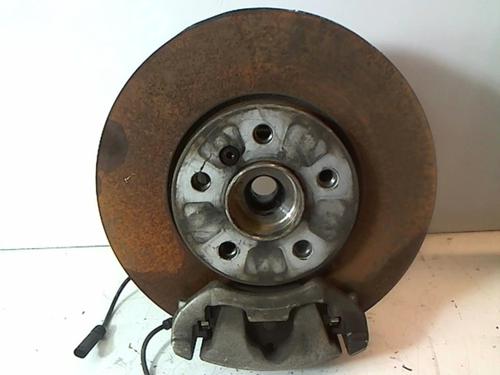 Used Left front steering knuckle BMW 2 Gran Tourer (F46) 218 d (150 hp) 25631891