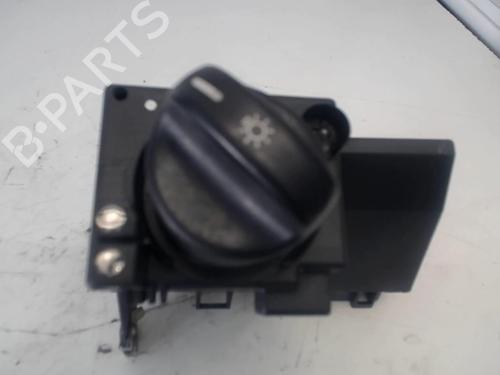 Used Headlight switch MERCEDES-BENZ E-CLASS (W210) E 320 CDI (210.026) (197 hp) 25643273