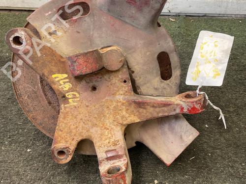 Used Right front steering knuckle Right front steering knuckle IVECO DAILY III Platform/Chassis 35 S 11,35 C 11 (A2FC13AA, A6FBU4AB, A2NB14A1, A2ND13A1,... (106 hp) 40129709 40129709