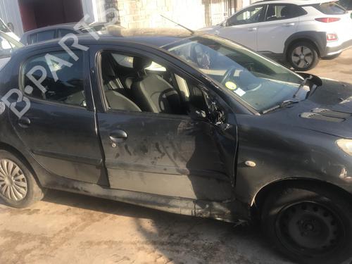 Left taillight PEUGEOT 206+ (2L_, 2M_) 1.4 HDi eco 70 | BP26581597C34 