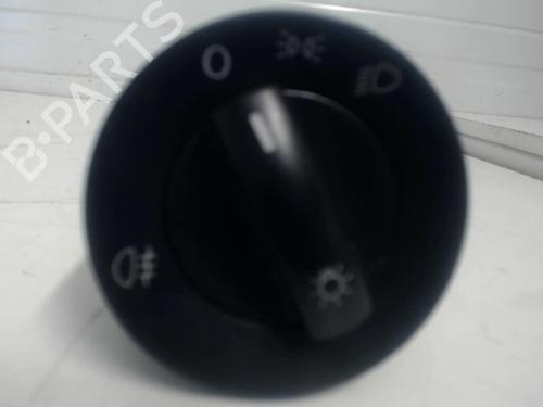 Used Headlight switch VW POLO (9N_, 9A_) 1.4 TDI (75 hp) 25648792