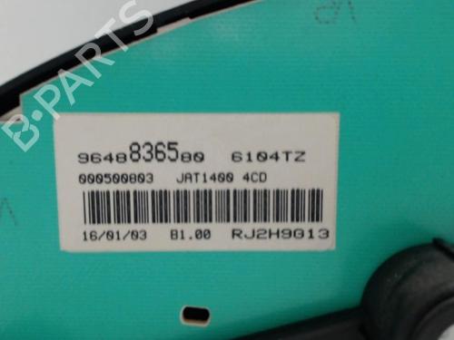 Used Instrument cluster Instrument cluster 25635638 25635638