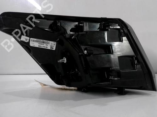 Farolim direito Farolim direito PEUGEOT 3008 II SUV (MC_, MR_, MJ_, M4_) 1.6 BlueHDi 120 (120 hp) 31052534 31052534