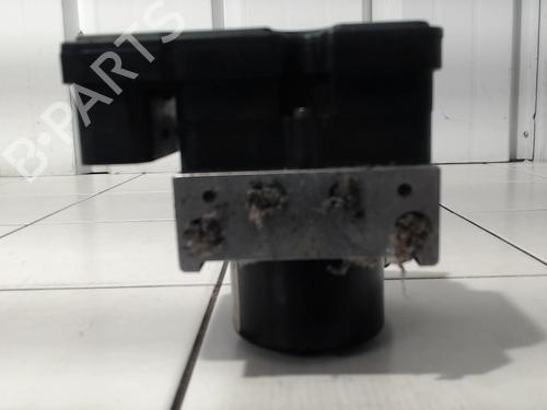 Used ABS pump RENAULT TWINGO II (CN0_) 1.2 16V (CN04, CN0B) (75 hp) 31070489