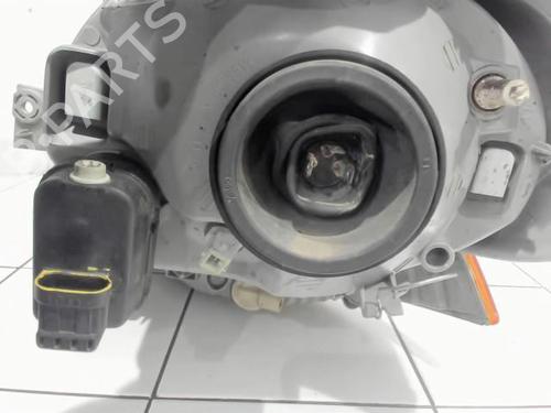 Phare droit RENAULT TRAFIC II Van (FL) 1.9 dCi 80 (FL0B) (82 hp) 25647516