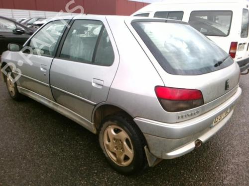 Right taillight PEUGEOT 306 Hatchback (7A, 7C, N3, N5) 1.6 | BP25633323C35 