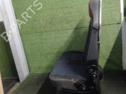 right-front-seat-renault-master-iii-van-fv-2010-25631665 main image