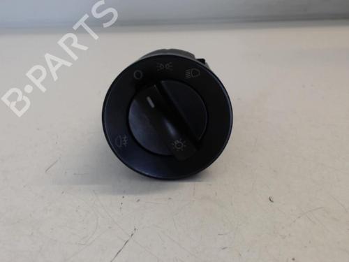 Used Headlight switch VW POLO (9N_, 9A_) 1.9 SDI (64 hp) 25628065