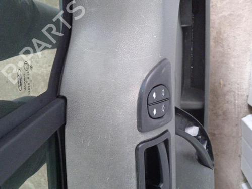Used Left front door Left front door 25630219 25630219