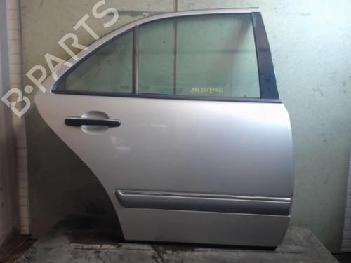 Used Right rear door MERCEDES-BENZ E-CLASS (W210) E 300 D (210.020) (136 hp) 25645514