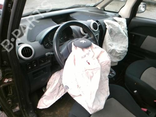 Switch PEUGEOT 1007 (KM_) 1.4 HDi | BP25643878I30 - Image 9