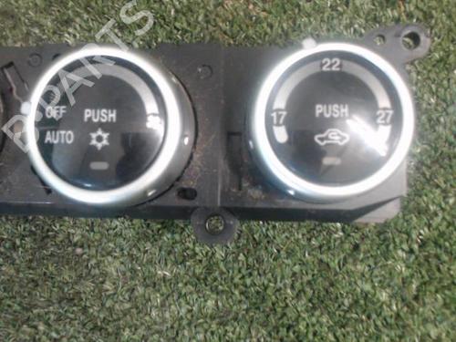 AC Styreenhet / Manøvreringsenhet MITSUBISHI L200 / TRITON (KA_T, KB_T) 2.5 DI-D 4WD (KB4T) (136 hp) 27250486
