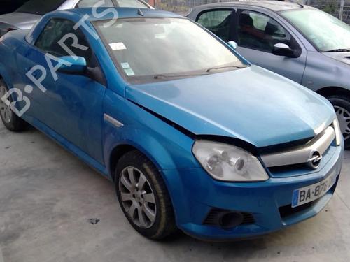 Left front fenders OPEL TIGRA TwinTop (X04) 1.3 CDTI (R97) | BP25630338C41 