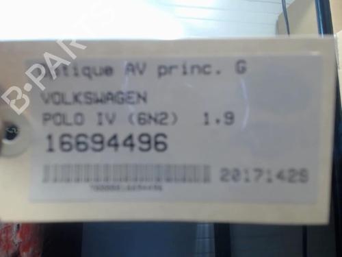 Used Left headlight VW POLO (6N2) 1.9 SDI (64 hp) 25643519