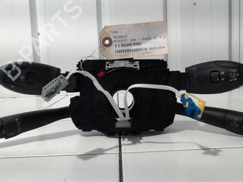 Used Steering column stalk PEUGEOT 308 I (4A_, 4C_) 1.6 HDi (92 hp) 32250018