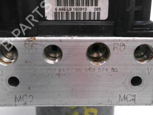 Used ABS pump ABS pump PEUGEOT 308 I (4A_, 4C_) 1.6 HDi (92 hp) 33330900 33330900