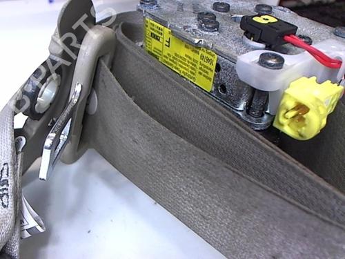 front-left-seatbelt-toyota-auris-_e15_-2006-2007-2008-2009-2010-2011-2012-2013-25635573 main image