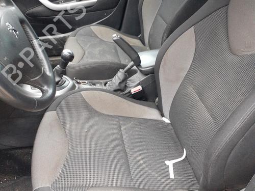 Left front door PEUGEOT 308 SW I (4E_, 4H_) 1.6 HDi | BP27885883C2 