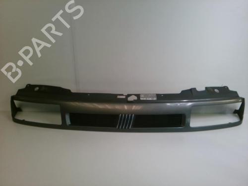 Used Grille FIAT ULYSSE (220_) 1.9 TD (220AH5) (90 hp) 25641562
