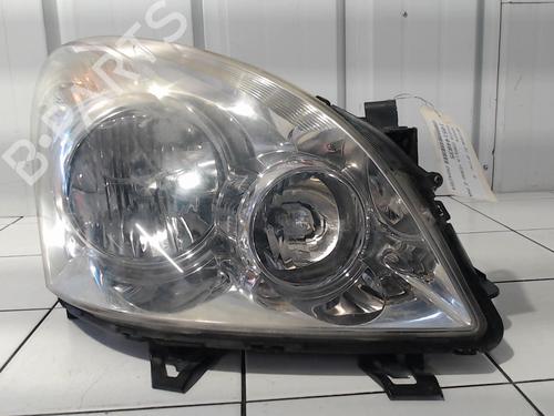 Lyskaster høyre TOYOTA COROLLA Verso (ZER_, ZZE12_, R1_) 2.2 D-4D (AUR10_, AUR10R) (177 hp) 29429054