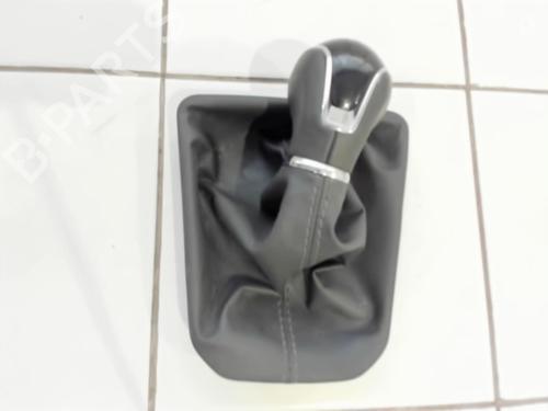 Used Shift knob Shift knob SEAT IBIZA V (KJ1, KJG) 1.0 TSI (95 hp) 25650544 25650544