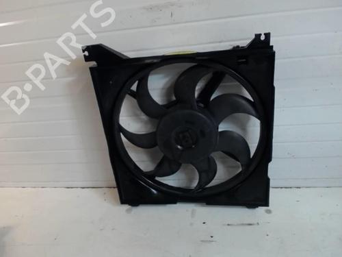 Used Radiator fan HYUNDAI SANTA FÉ I (SM) 2.0 CRDi 4x4 (113 hp) 25635909