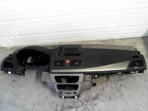 Tableau de bord RENAULT MEGANE III Hatchback (BZ0/1_, B3_) 1.5 dCi (BZ09, BZ0D, BZ1W, BZ29, BZ14) (110 hp) 25641001