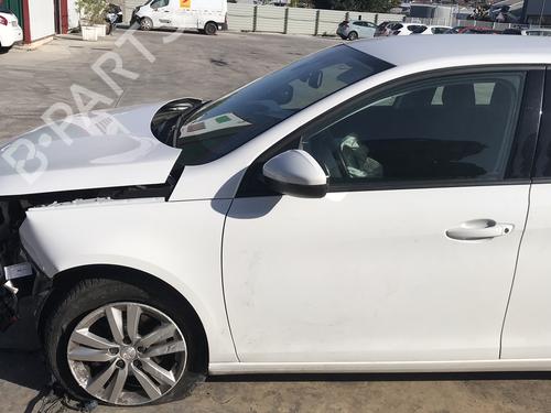 Interior roof light PEUGEOT 308 SW II (LC_, LJ_, LR_, LX_, L4_) 1.5 BlueHDi 100 | BP25634322I8