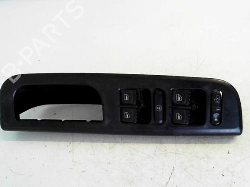 Used Headlight switch VW GOLF IV (1J1) 1.4 16V (75 hp) 25637188