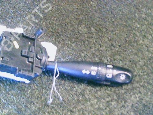 Used Switch Switch TOYOTA YARIS (_P1_) 1.4 D-4D (NLP10_, NLP10R) (75 hp) 25634277 25634277
