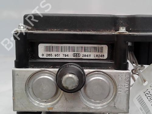 ABS Bremseaggregat ABS Bremseaggregat OPEL MERIVA B MPV (S10) 1.7 CDTI (75) (110 hp) 35800490 35800490