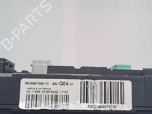 Used Fuse box Fuse box 38233900 38233900