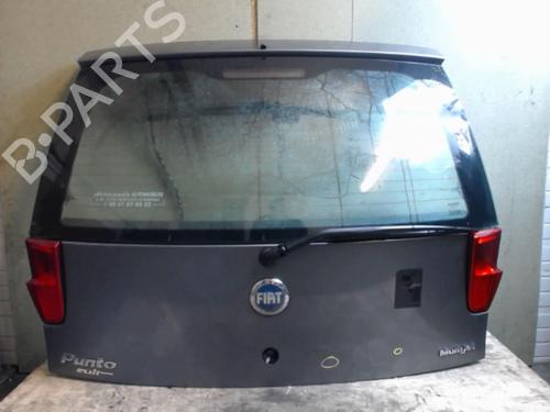 Bakluke CC/Kombi-Kupé FIAT PUNTO (188_) 1.3 JTD 16V (70 hp) 25640218