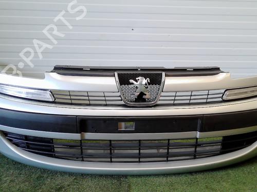 Used Front bumper PEUGEOT 807 (EB_) 2.2 (158 hp) 29001428