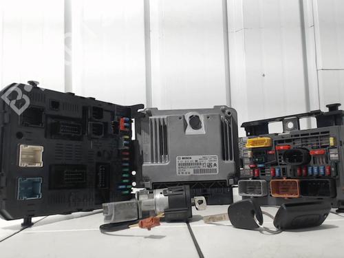 Used Electronic module PEUGEOT 308 I (4A_, 4C_) 1.6 HDi (92 hp) 32630707