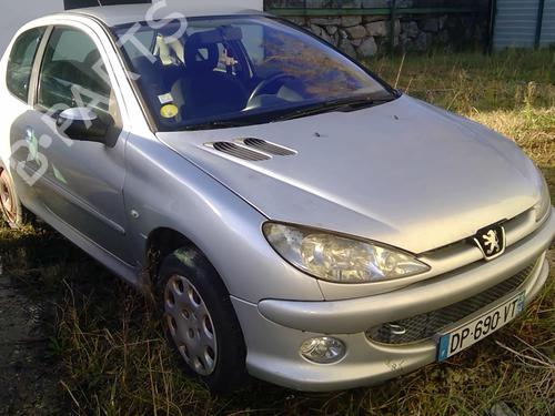Recambios PEUGEOT 206 Hatchback (2A/C) 1.4 i (75 hp) 4380947