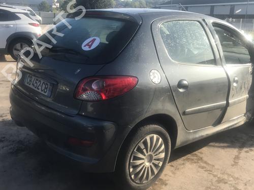 Left taillight PEUGEOT 206+ (2L_, 2M_) 1.4 HDi eco 70 | BP26581597C34 