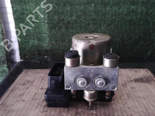 Used ABS pump ABS pump SUZUKI GRAND VITARA I (FT, HT) 2.0 HDI 110 16V 4x4 (SQ420D, TD83V, JA420WD) (109 hp) 25644875 25644875