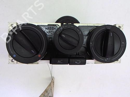 Used Climate control Climate control VW BORA Variant (1J6) 1.9 TDI (130 hp) 25638140 25638140