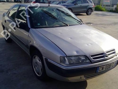 Right headlight CITROËN XANTIA (X1_, X2_) 1.8 i 16V | BP25642871C29 