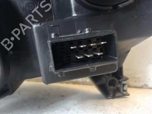 Phare droit Phare droit TOYOTA COROLLA (_E12_) 2.0 D-4D (CDE120R, CDE120L_) (116 hp) 25632882 25632882