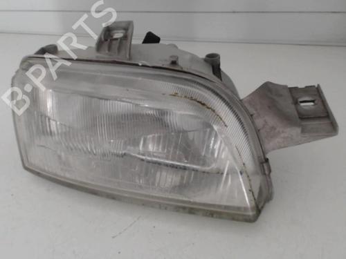Used Right headlight FIAT PUNTO (176_) 1.7 TD (71 hp) 25649822