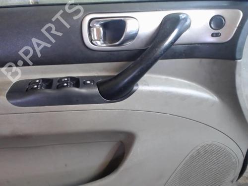 Dør venstre foran DAEWOO REZZO (U100) 2.0 (121 hp) 25645462