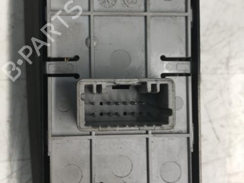 Used Switch Switch RENAULT SCÉNIC III (JZ0/1_) 1.5 dCi (110 hp) 33233555 33233555