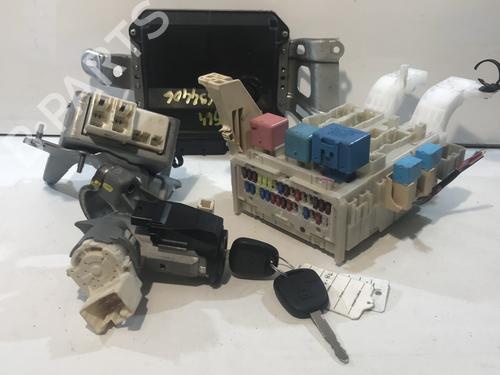 Used Electronic module TOYOTA YARIS (_P9_) 1.3 VVT-i (SCP90_, SCP90R) (87 hp) 29456373