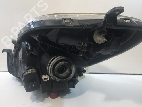 Right headlight TOYOTA YARIS (_P9_) 1.4 D-4D (NLP90_, NLP90R) | BP29412198C29 