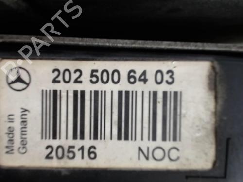 Used Water radiator Water radiator MERCEDES-BENZ C-CLASS (W202) C 220 CDI (202.133) (125 hp) 25633118 25633118